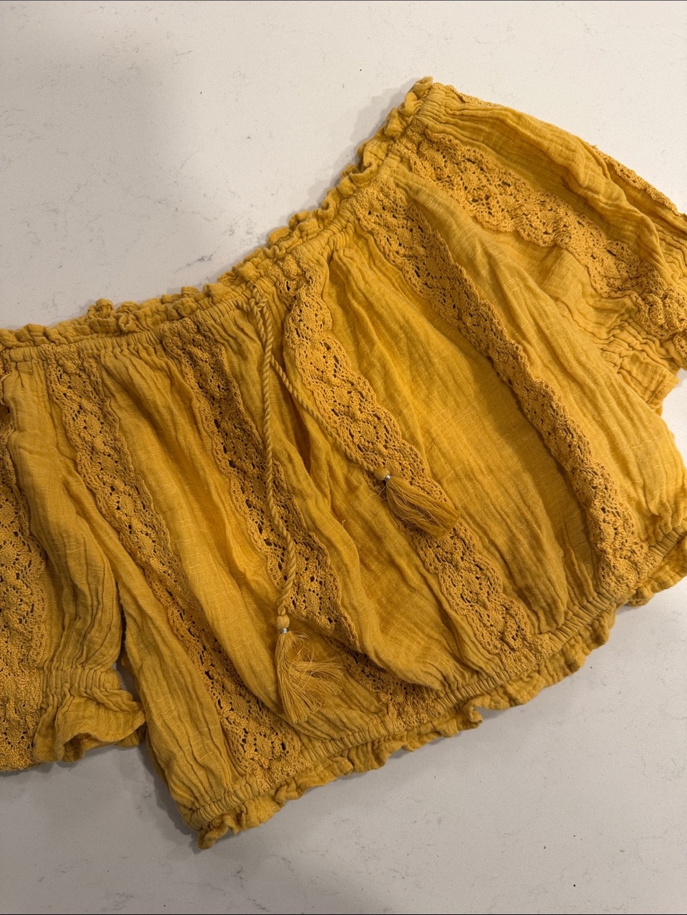 Cropped Mistard Yellow American Eagle Blouse
